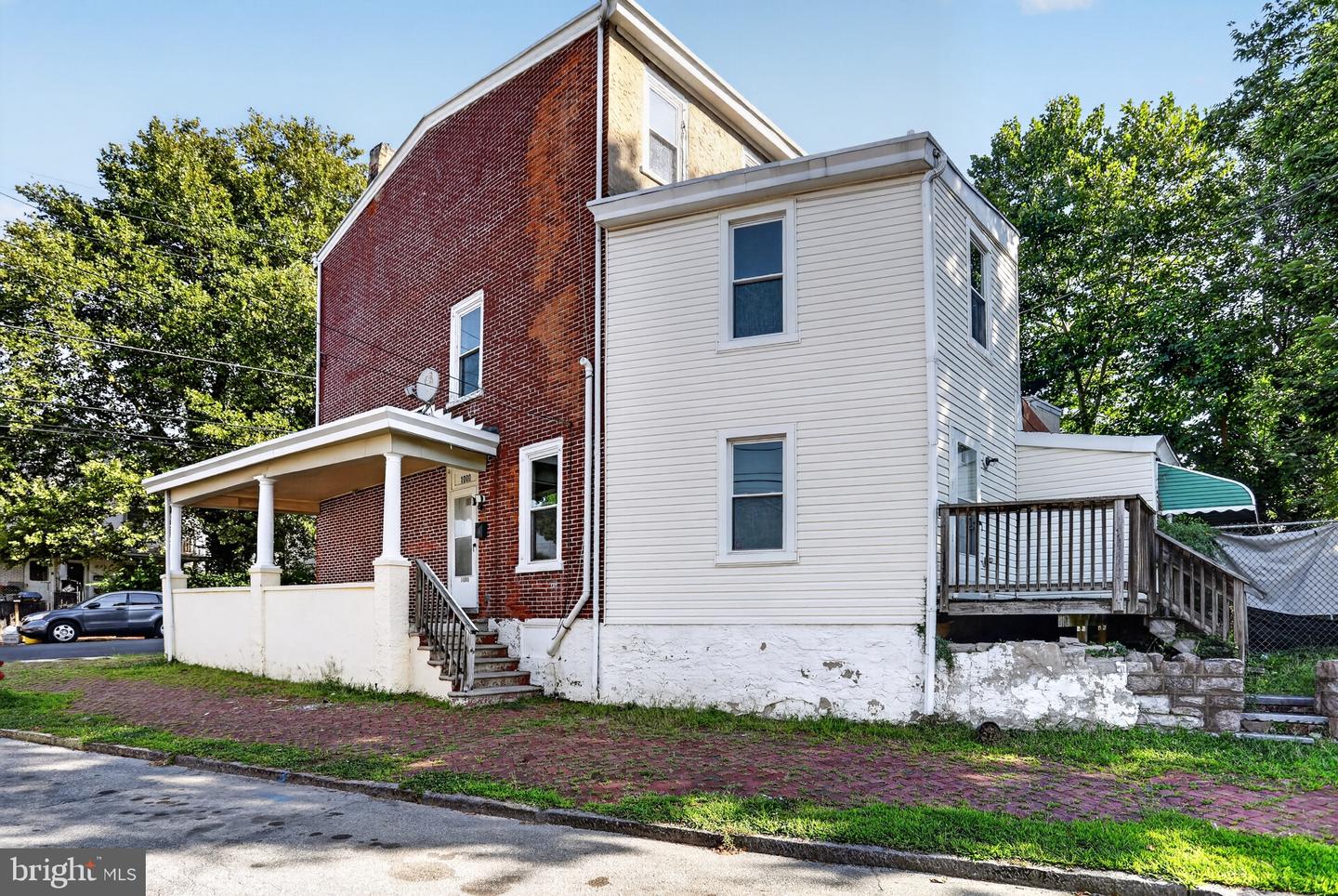 1000 Green St Property Photo 25