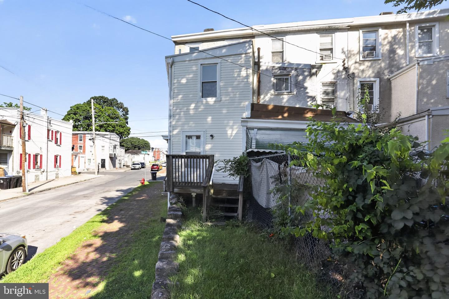 1000 Green St Property Photo 26