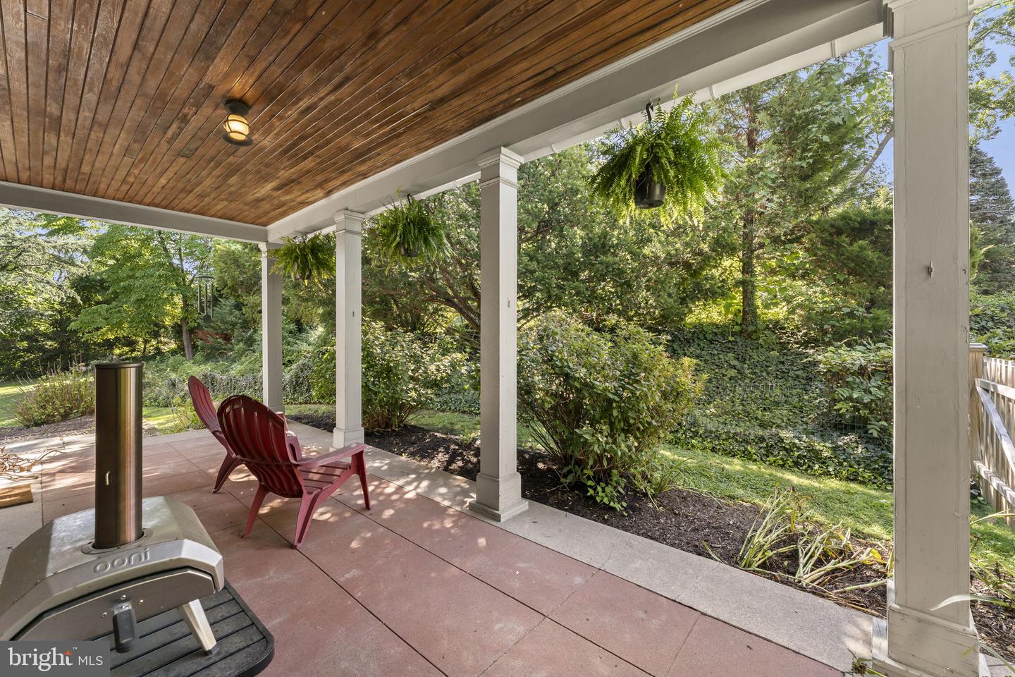 101 Maple Ave Property Photo 16