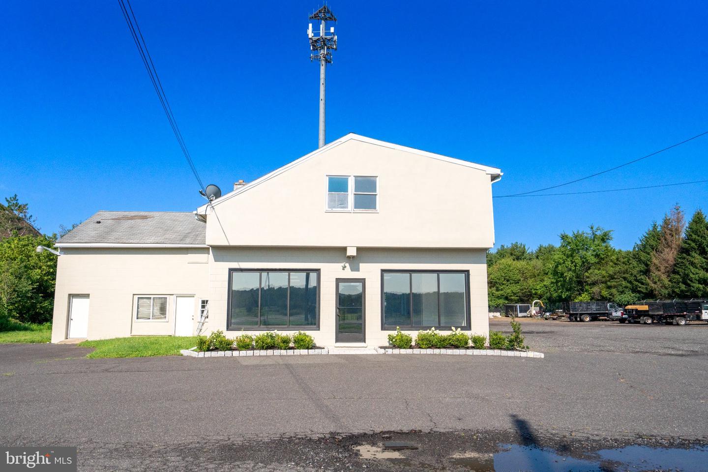 53 GRAVEL PIKE # Property Photo 1