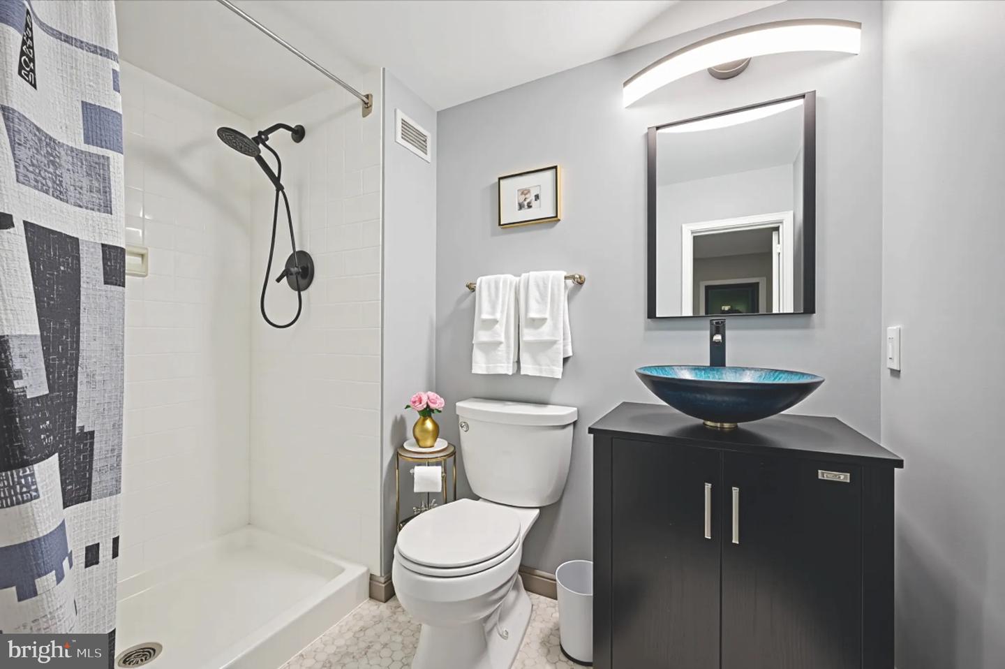 21438 Valley Forge Cir #1438 Property Photo 5