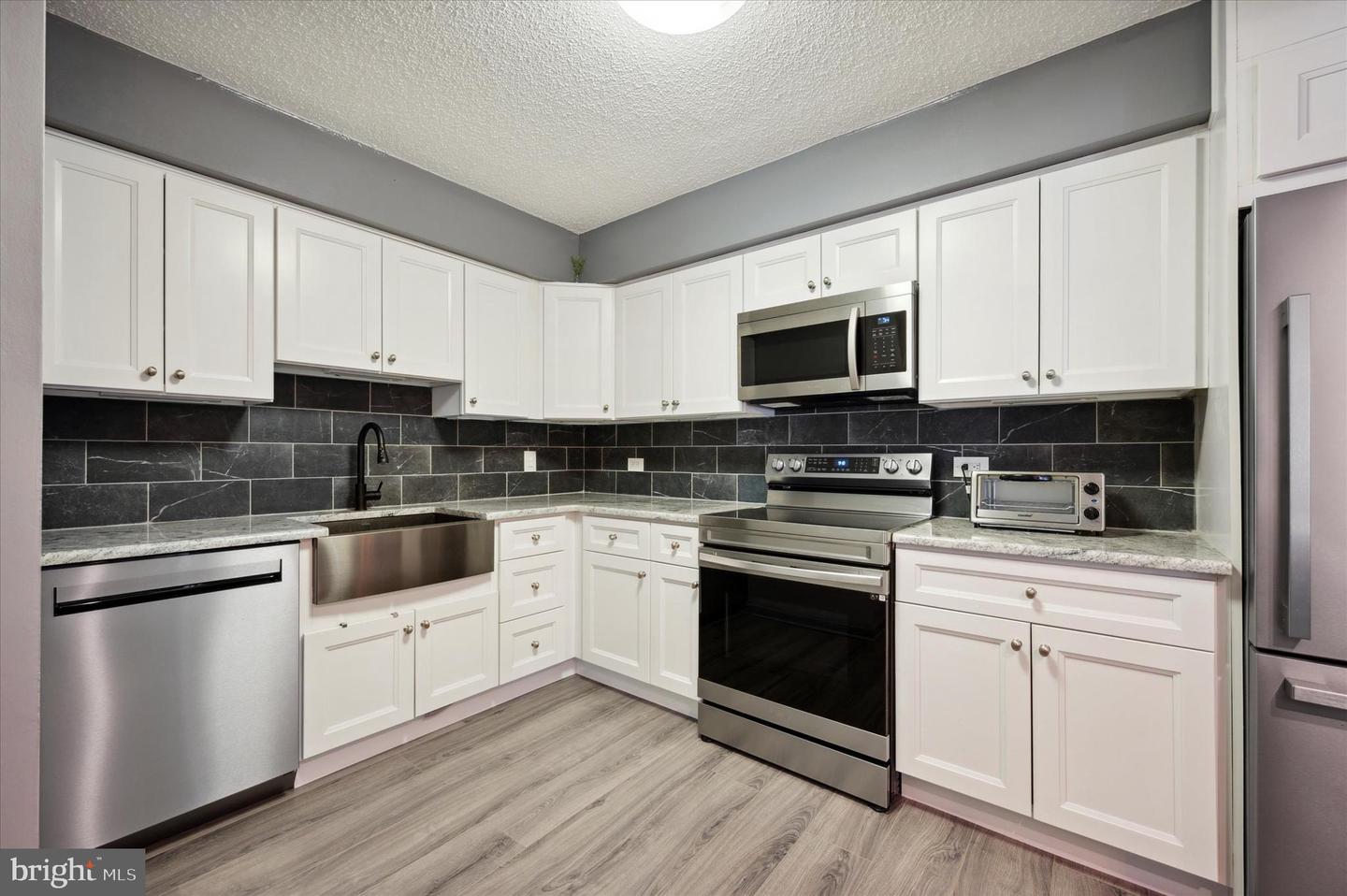 21438 Valley Forge Cir #1438 Property Photo 12