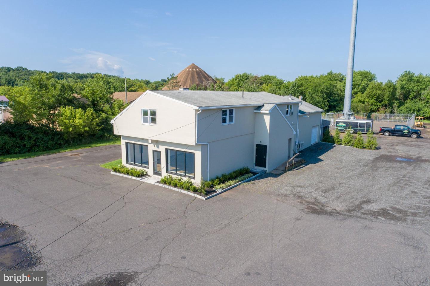 53 Gravel Pike # Property Photo 2