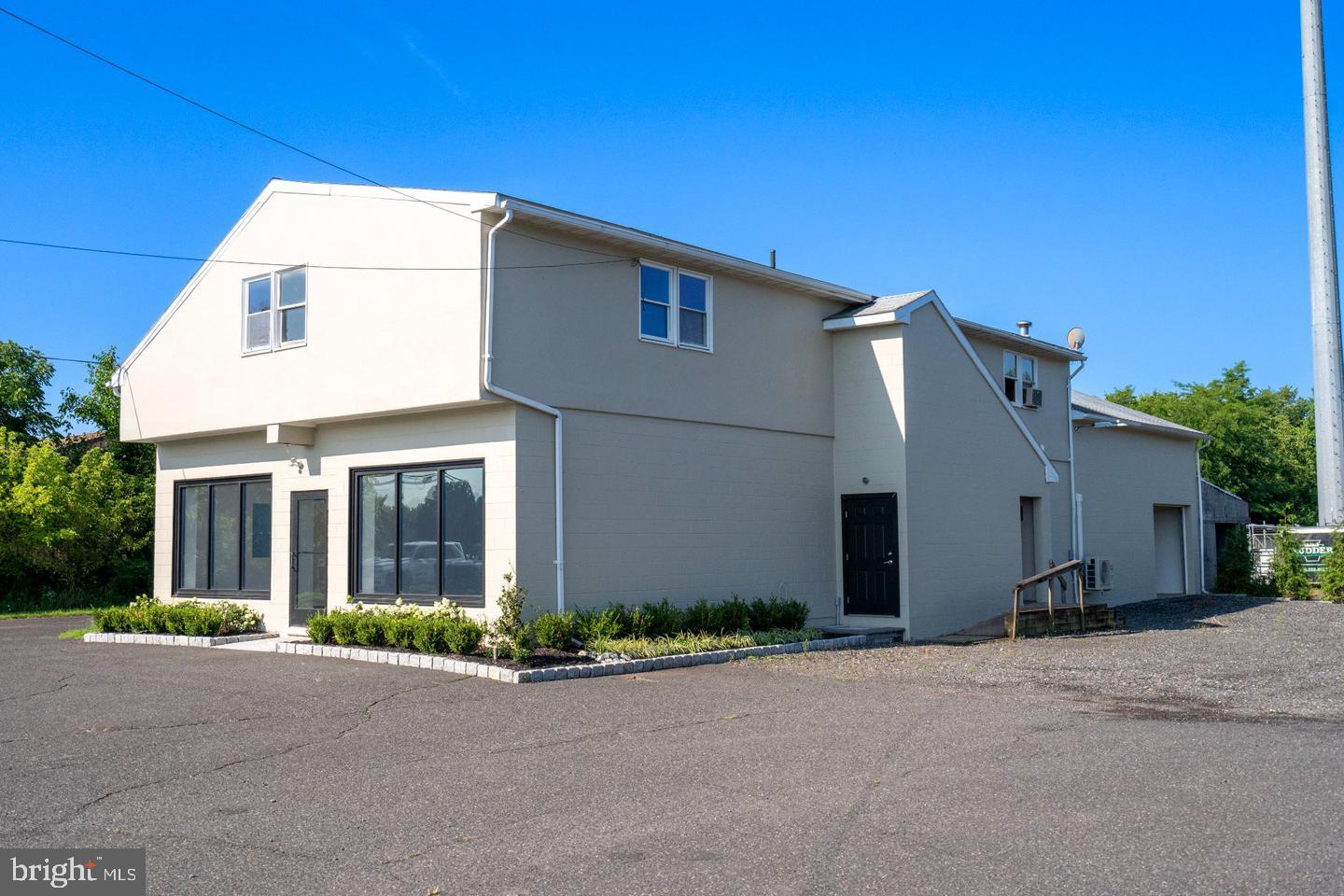 53 Gravel Pike # Property Photo 3