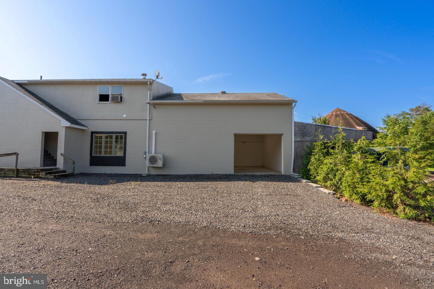 53 Gravel Pike # Property Photo 2