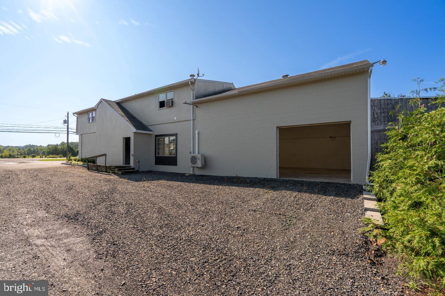 53 Gravel Pike # Property Photo 3