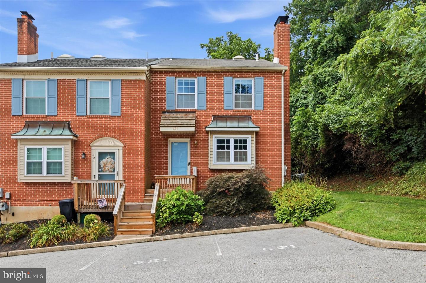621 COATES LN