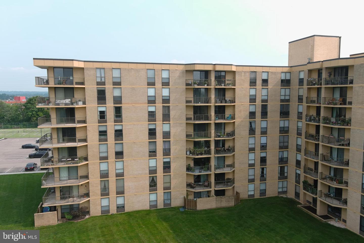 666 W Germantown Pike #1601 Property Photo 1