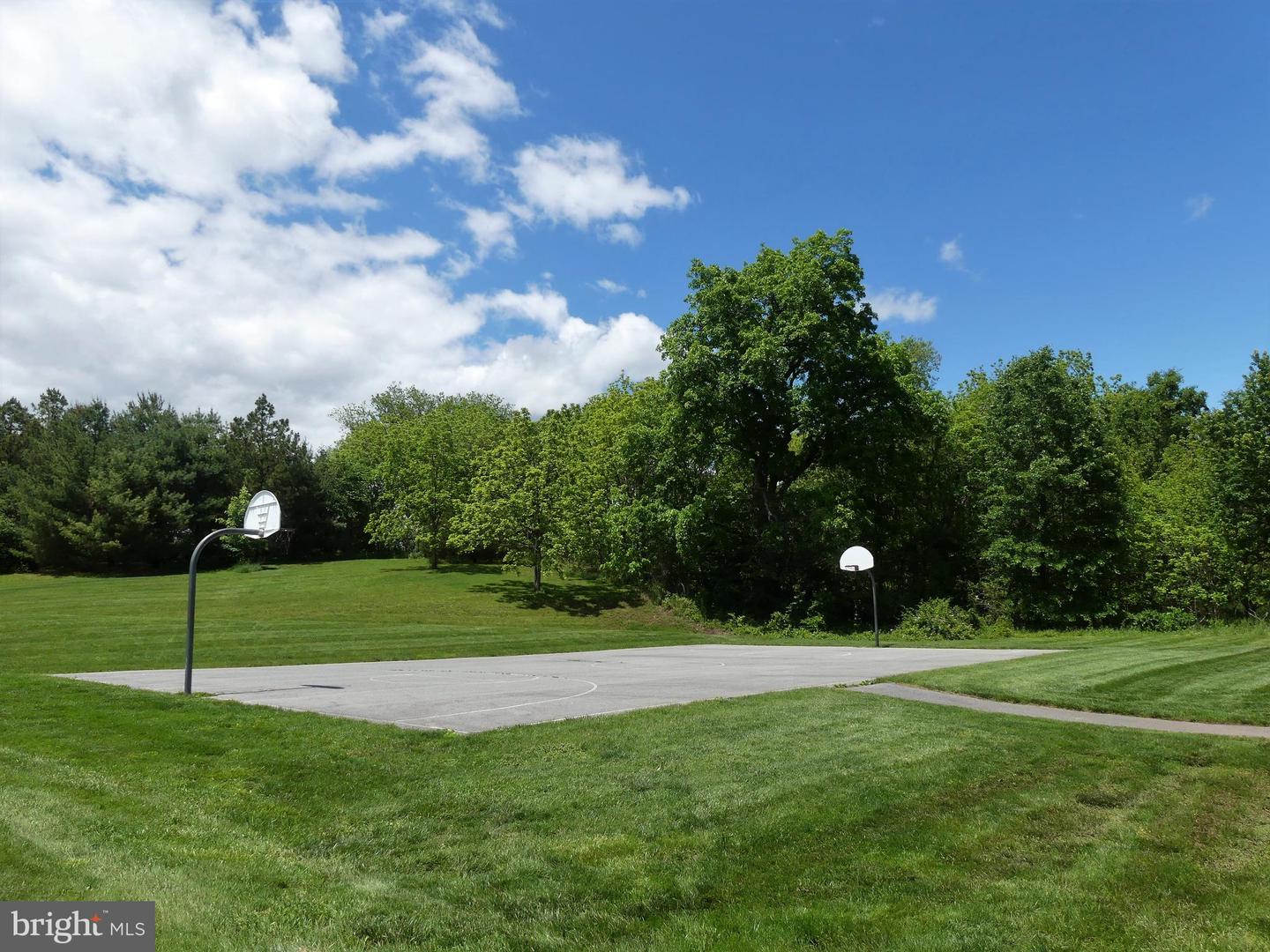 2034 Berkeley Dr #m40 Property Photo 21
