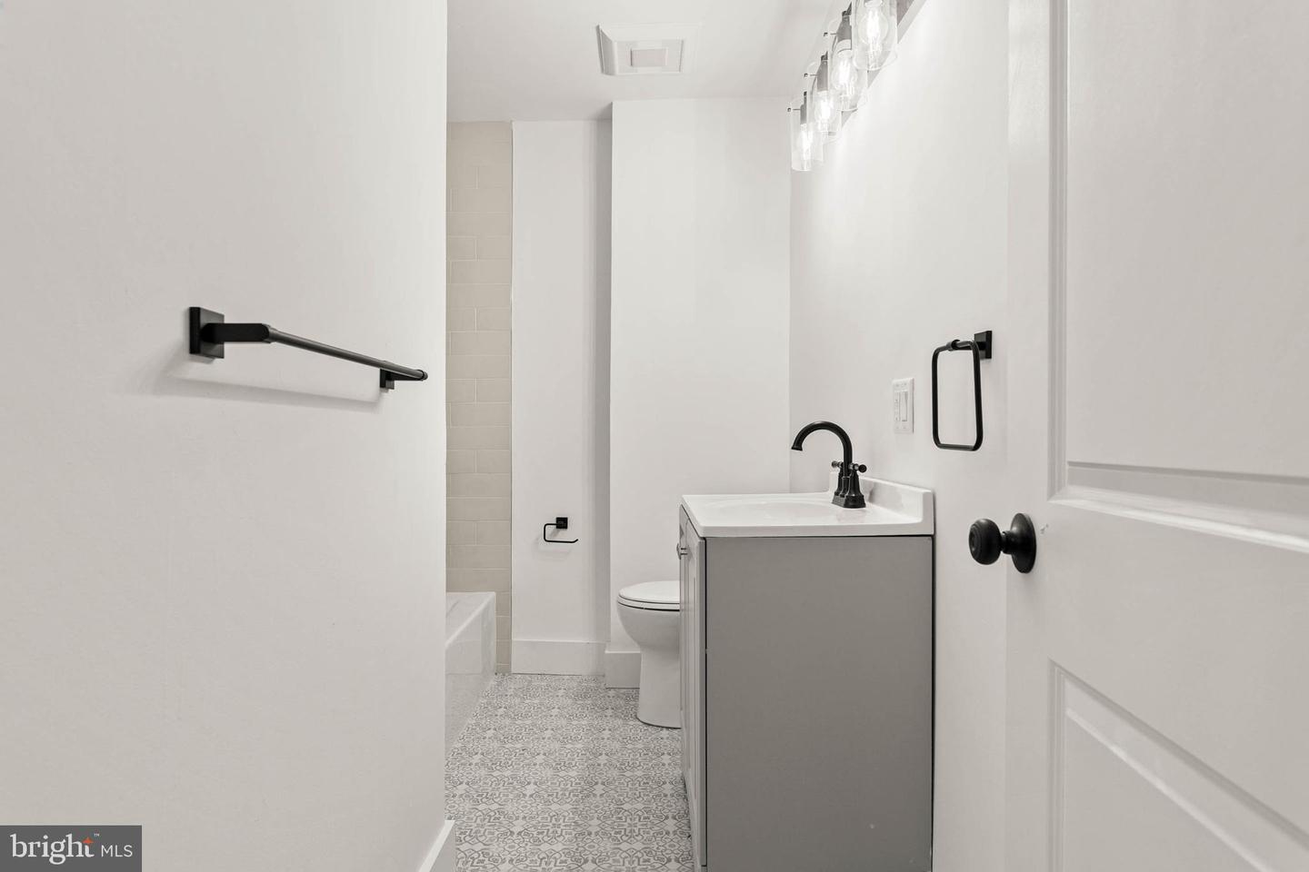 343 W 5th Ave Property Photo 13