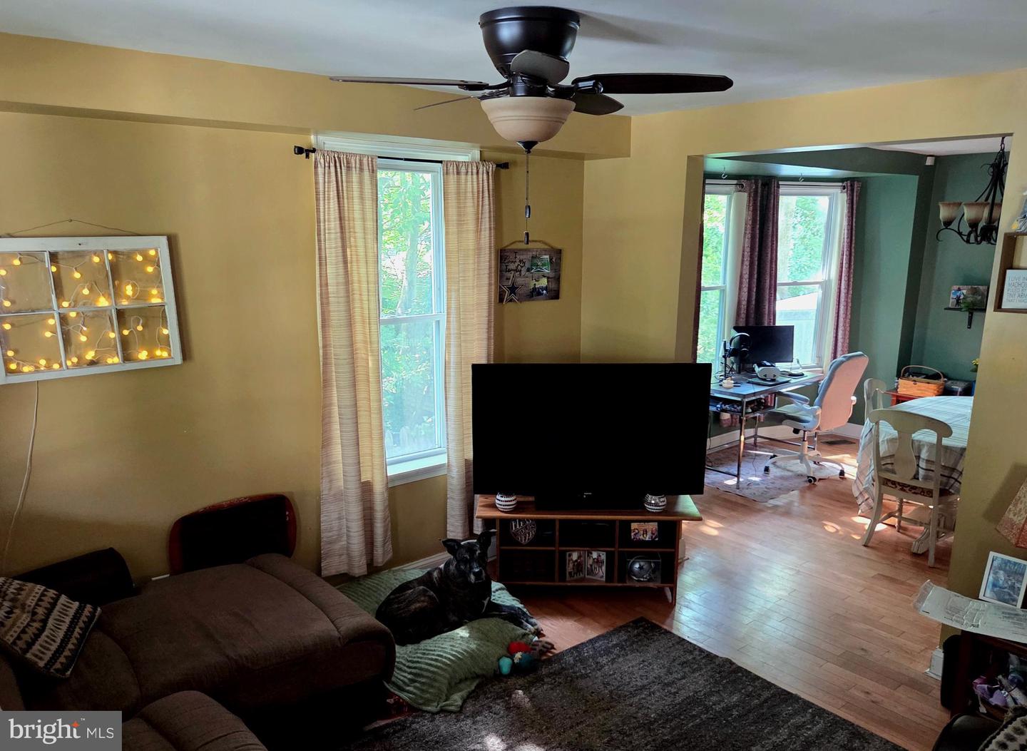 33 Centre Ave Property Photo 5
