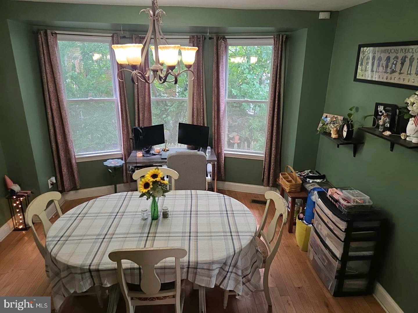 33 Centre Ave Property Photo 8