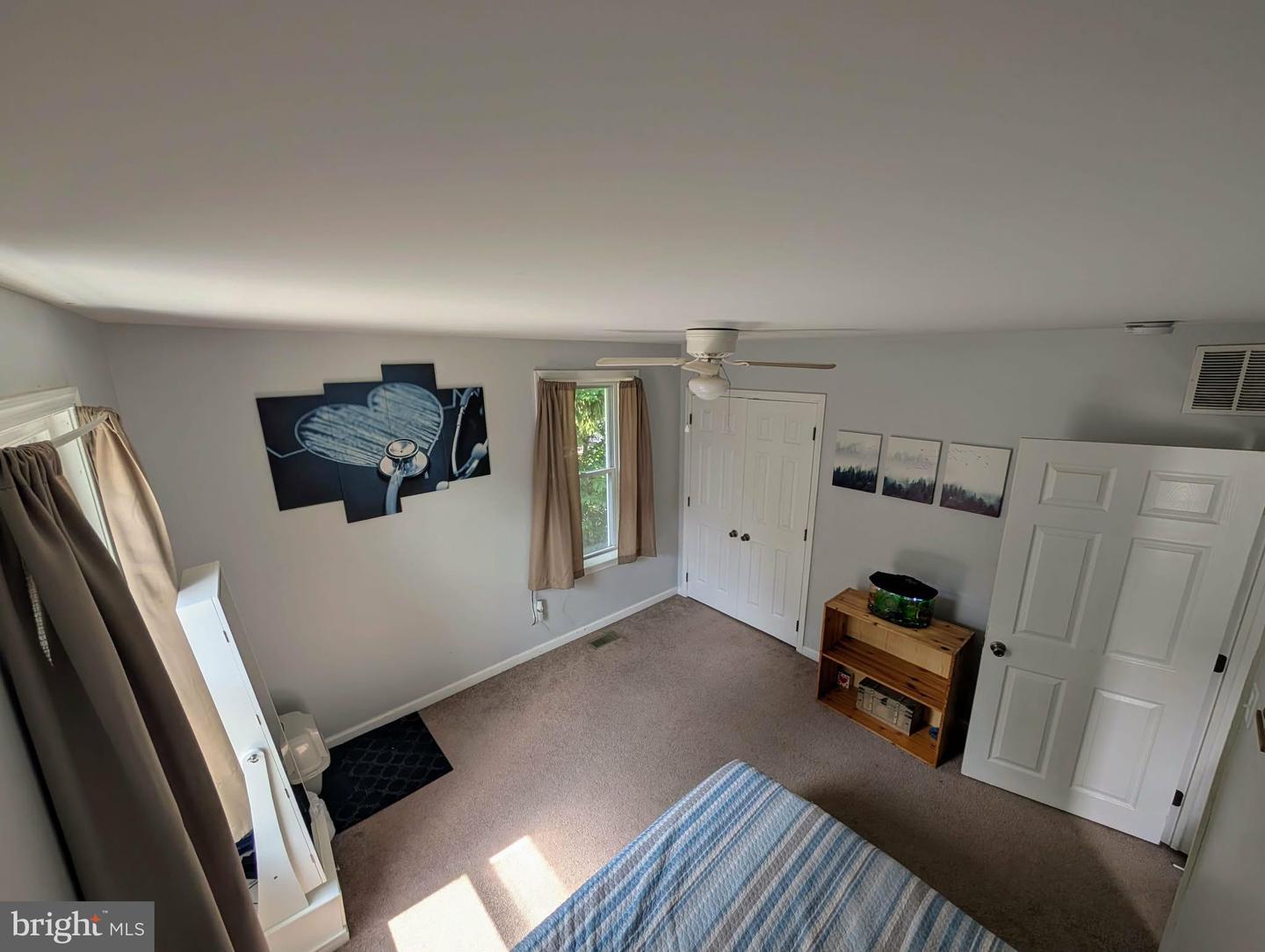 33 Centre Ave Property Photo 13