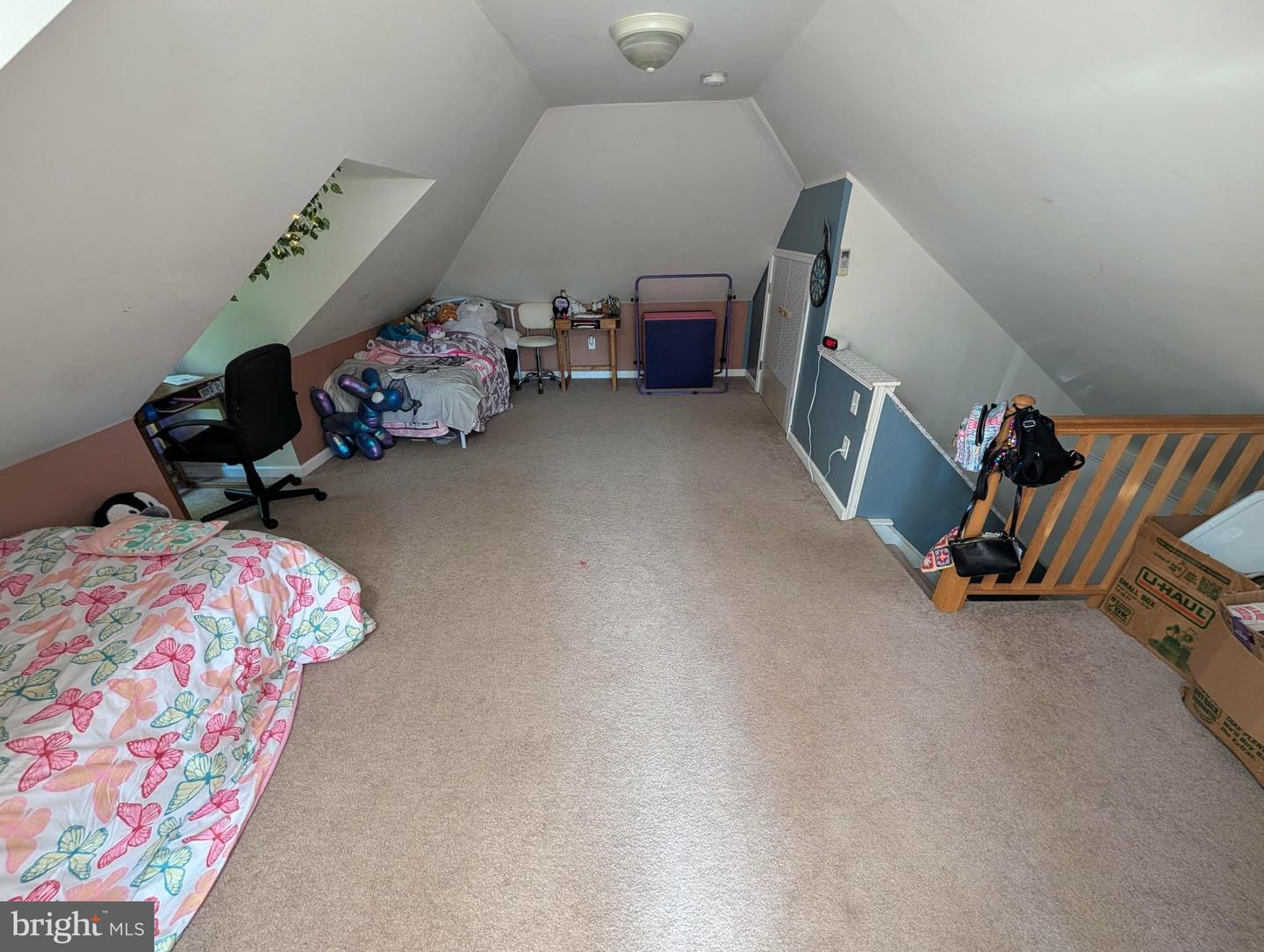 33 Centre Ave Property Photo 21