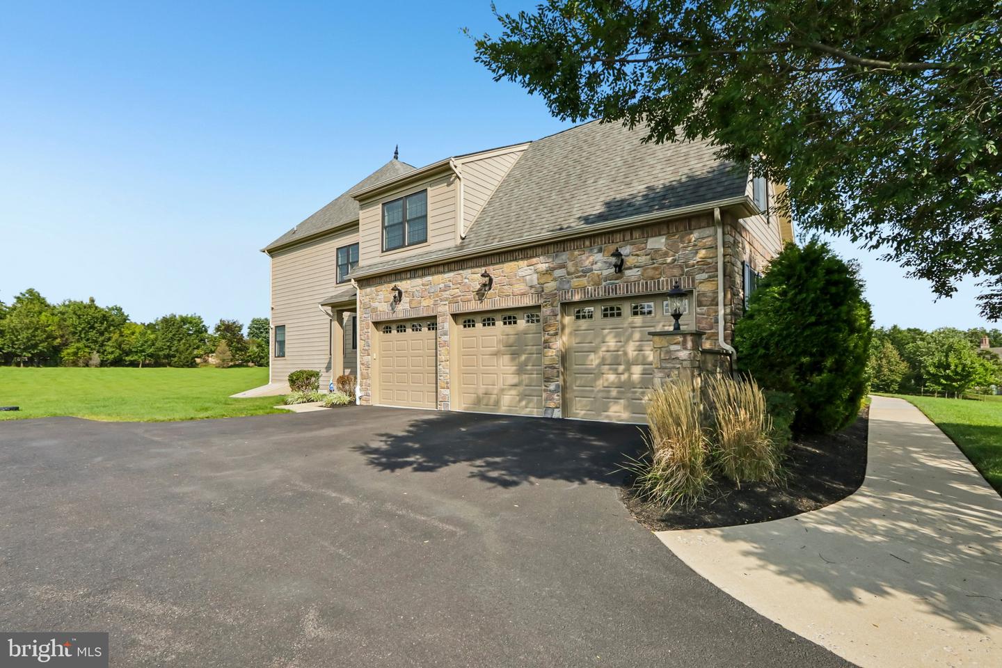 3231 Meadow Ln Property Photo 8