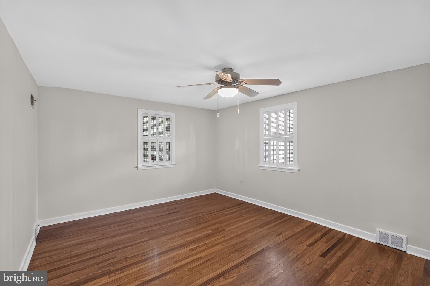 216 Huron Ave Property Photo 14