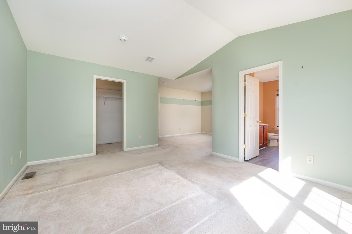 98 Stone Hill Dr Property Photo 12