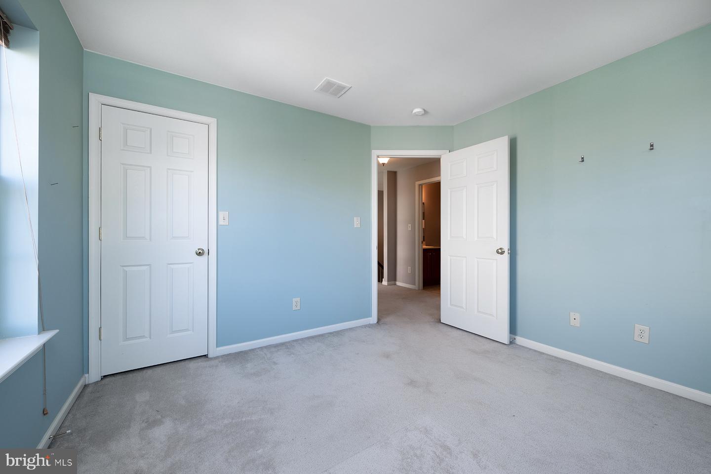 98 Stone Hill Dr Property Photo 15
