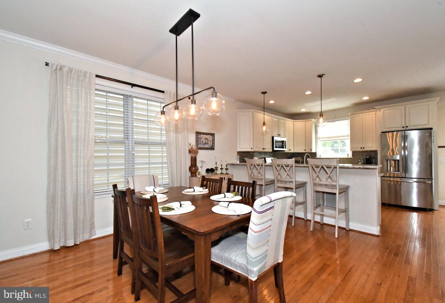 313 W 3rd Ave # Property Photo 9