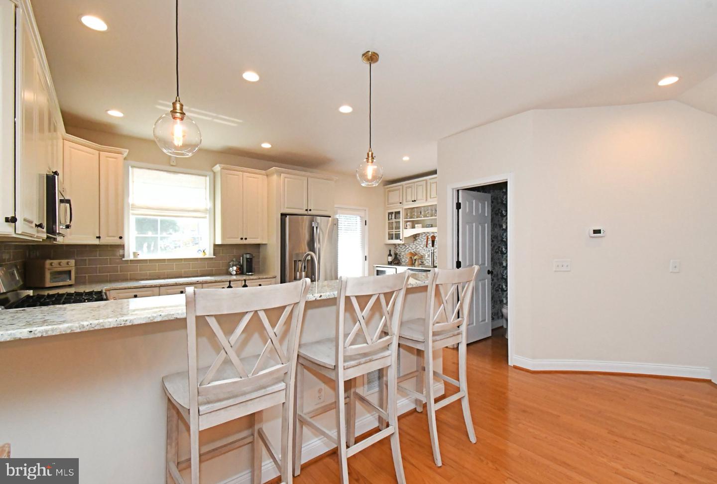 313 W 3rd Ave # Property Photo 14