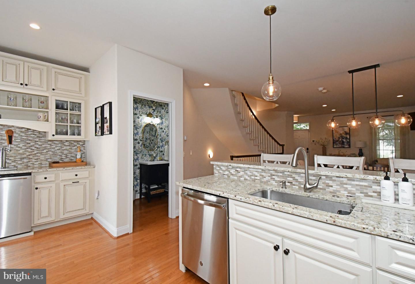 313 W 3rd Ave # Property Photo 19