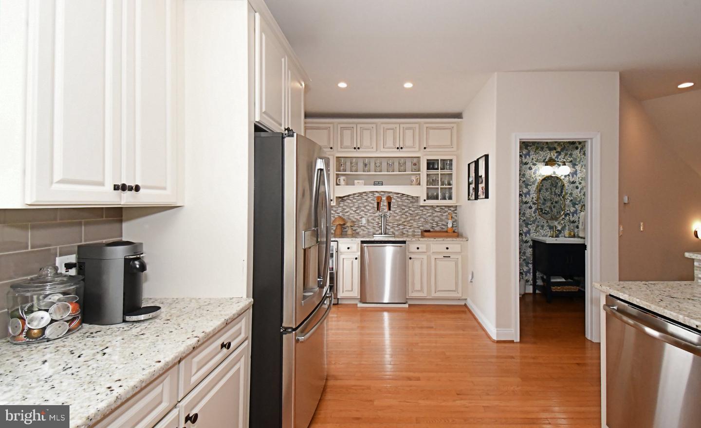 313 W 3rd Ave # Property Photo 20