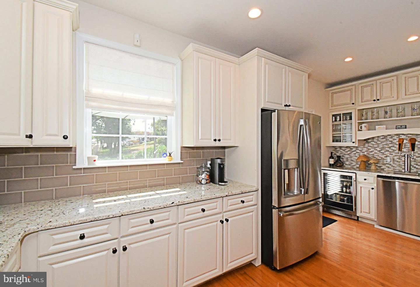 313 W 3rd Ave # Property Photo 21