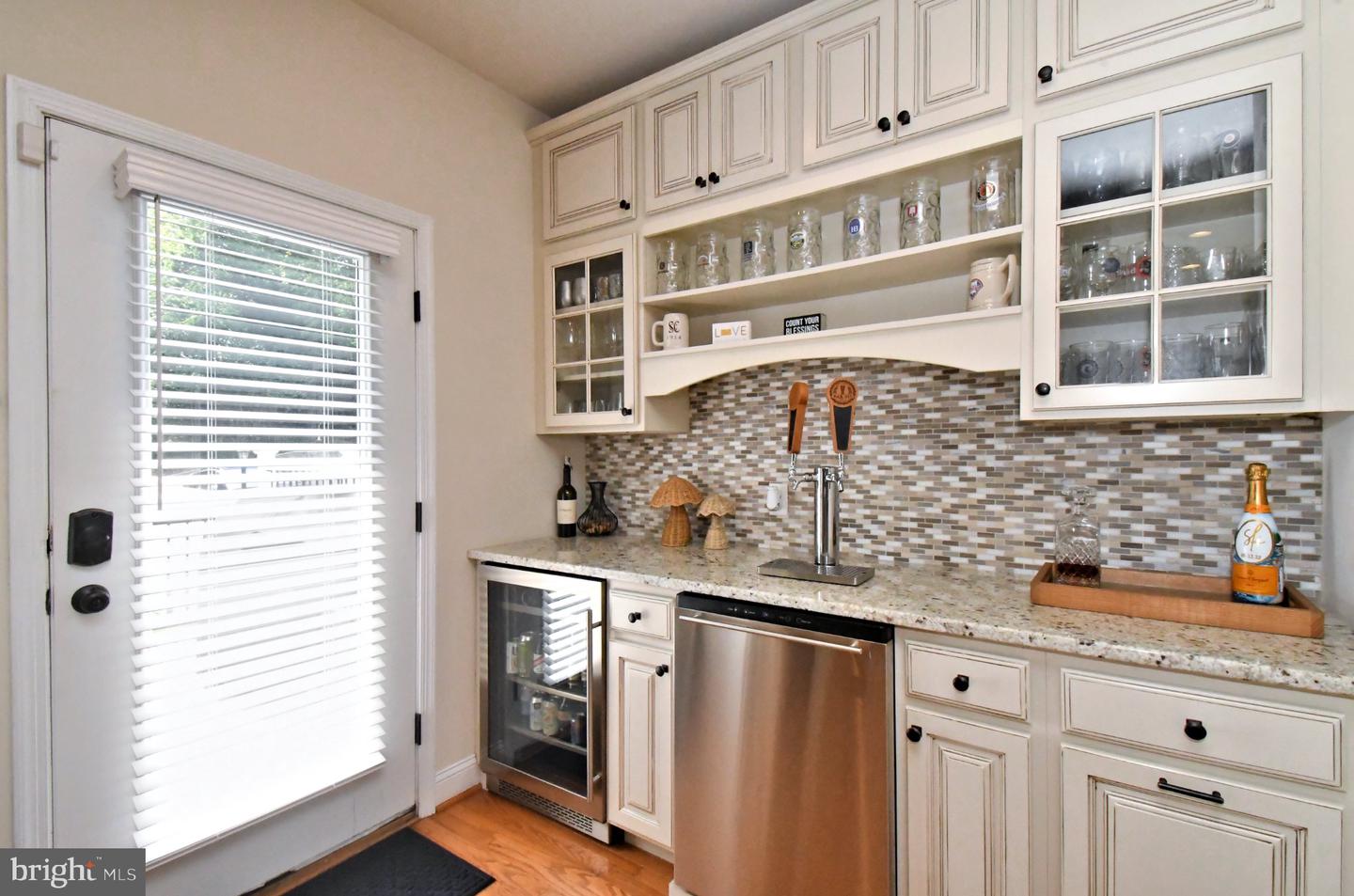 313 W 3rd Ave # Property Photo 22