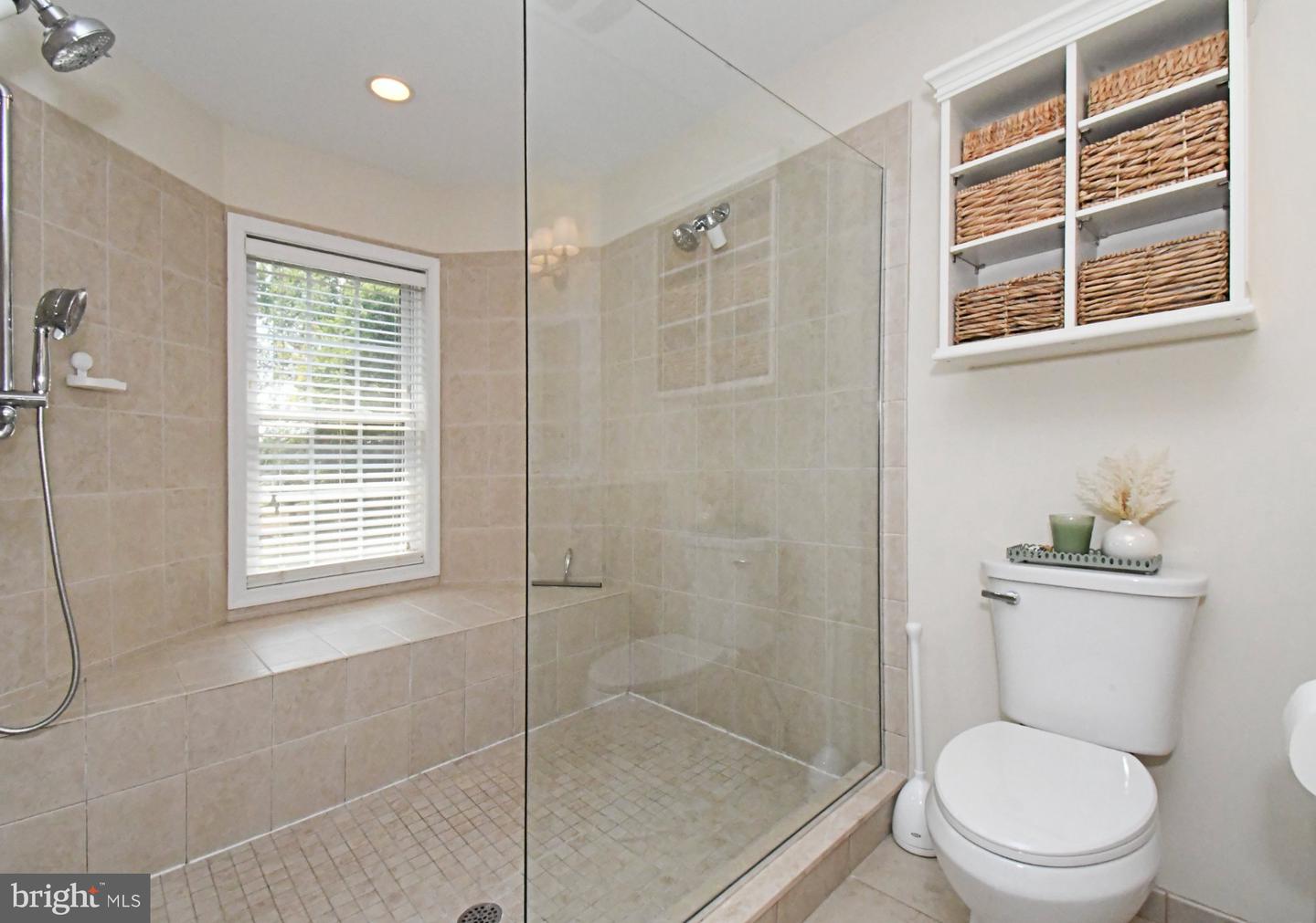 313 W 3rd Ave # Property Photo 32