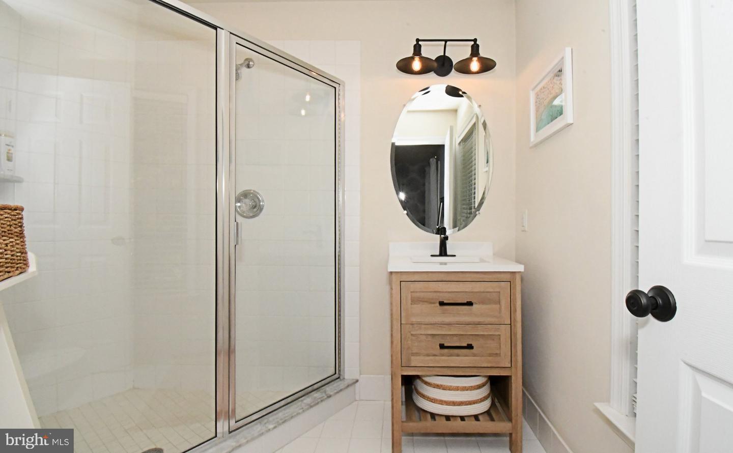 313 W 3rd Ave # Property Photo 38