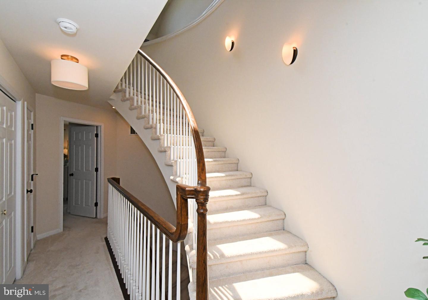 313 W 3rd Ave # Property Photo 40