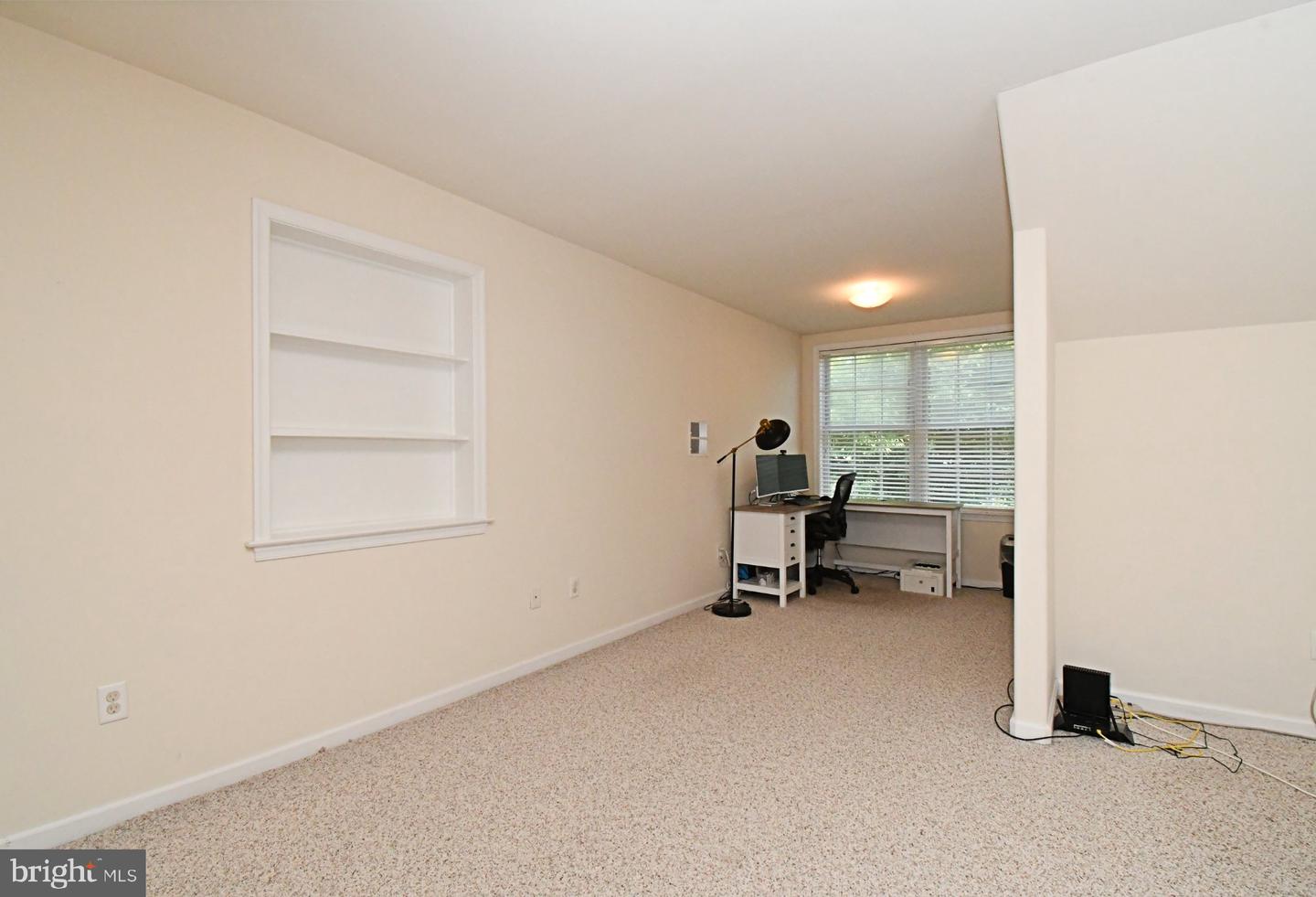 313 W 3rd Ave # Property Photo 41
