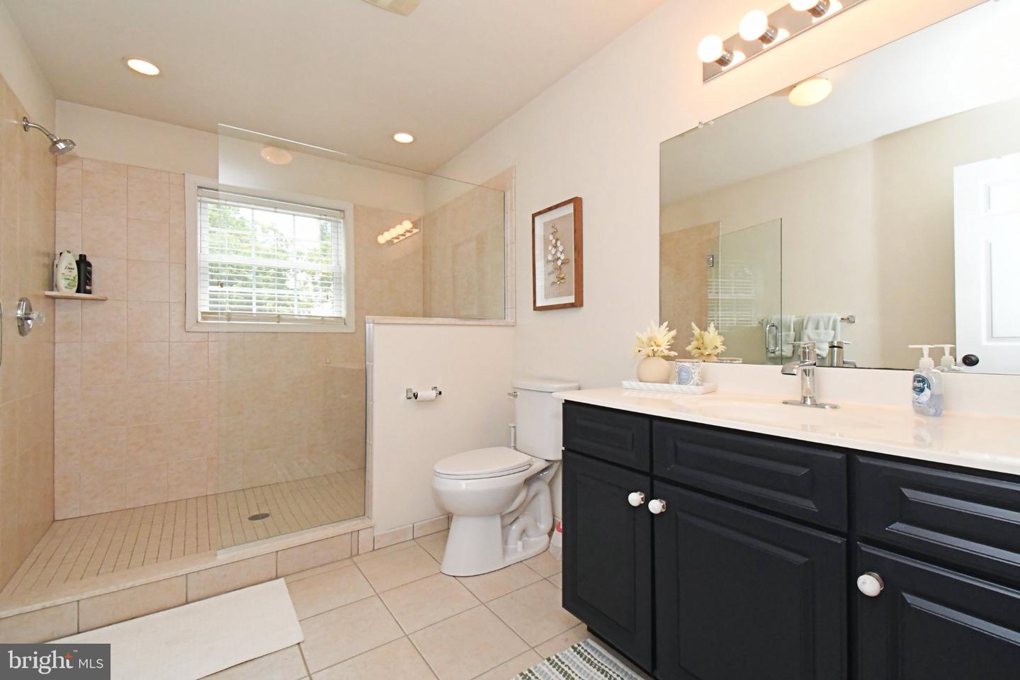 313 W 3rd Ave # Property Photo 47