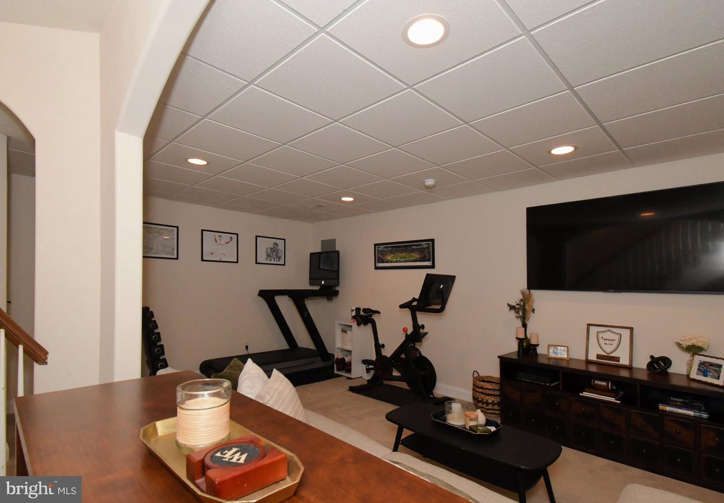 313 W 3rd Ave # Property Photo 51