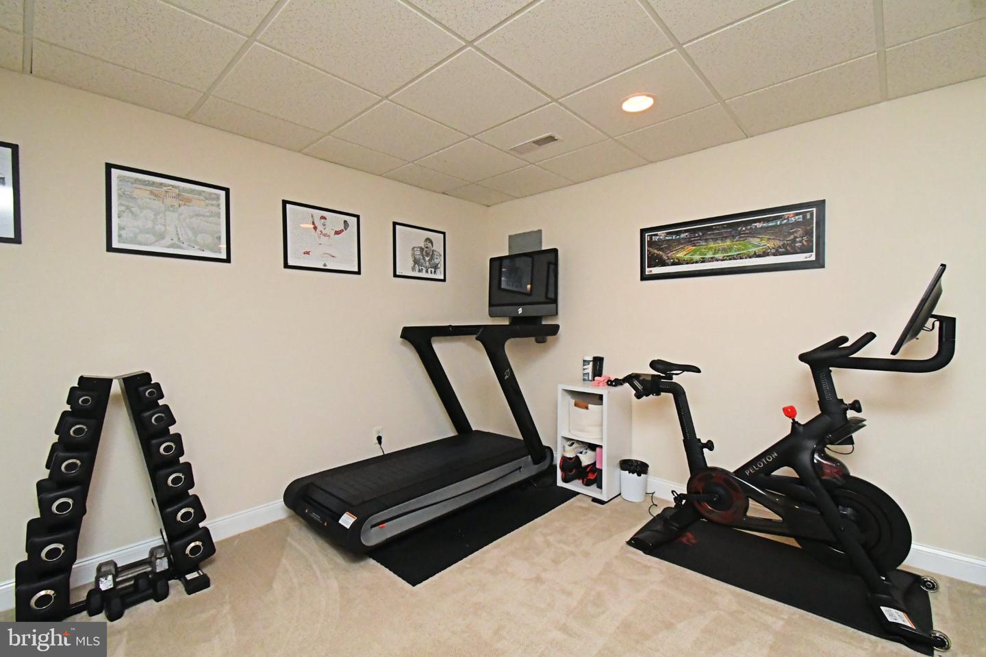 313 W 3rd Ave # Property Photo 58