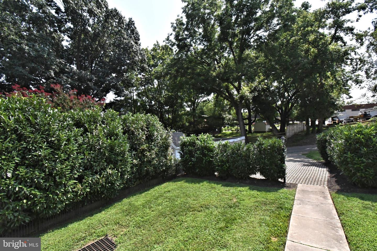 313 W 3rd Ave # Property Photo 64