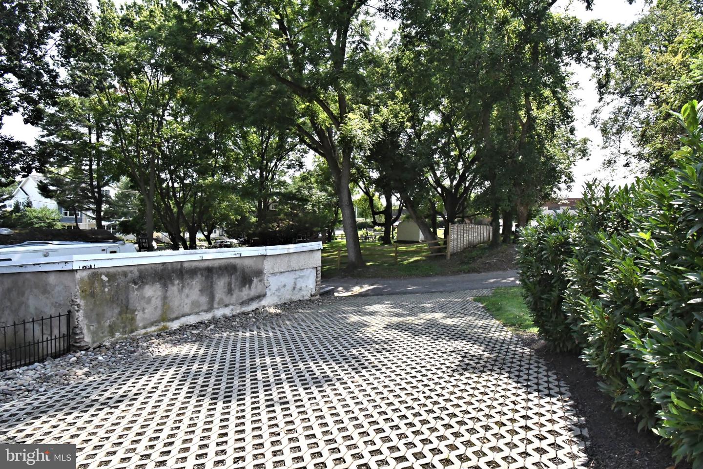 313 W 3rd Ave # Property Photo 65