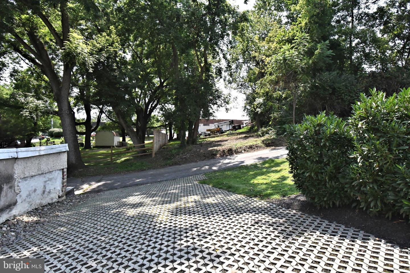 313 W 3rd Ave # Property Photo 66