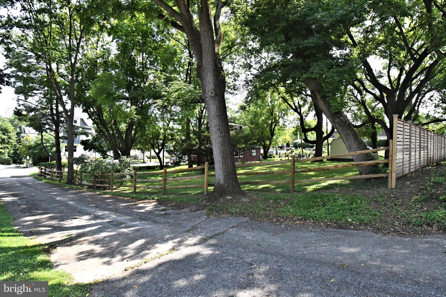 313 W 3rd Ave # Property Photo 67