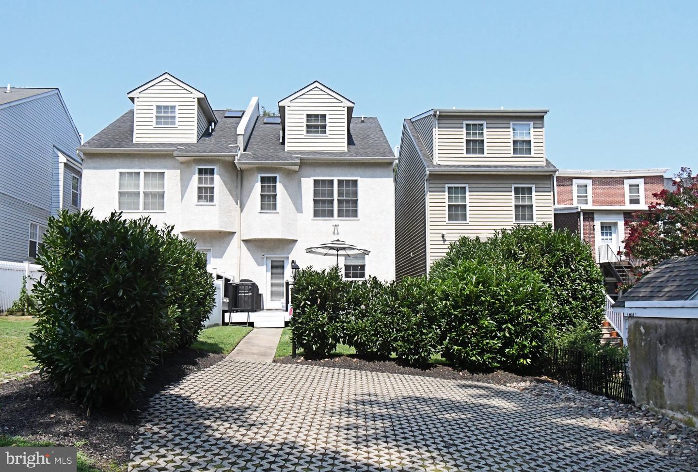 313 W 3rd Ave # Property Photo 68