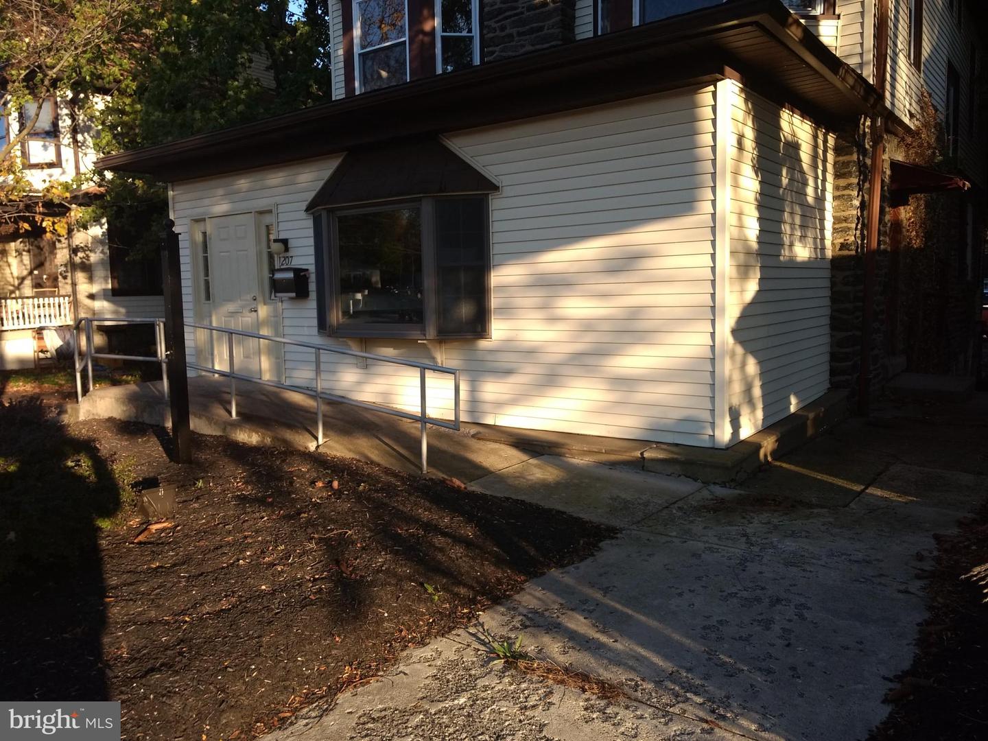 207 S Easton Rd Property Photo 13
