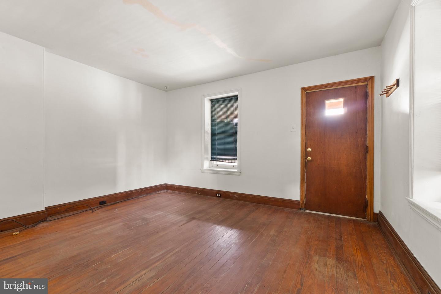 564 S Bethlehem Pike Property Photo 4