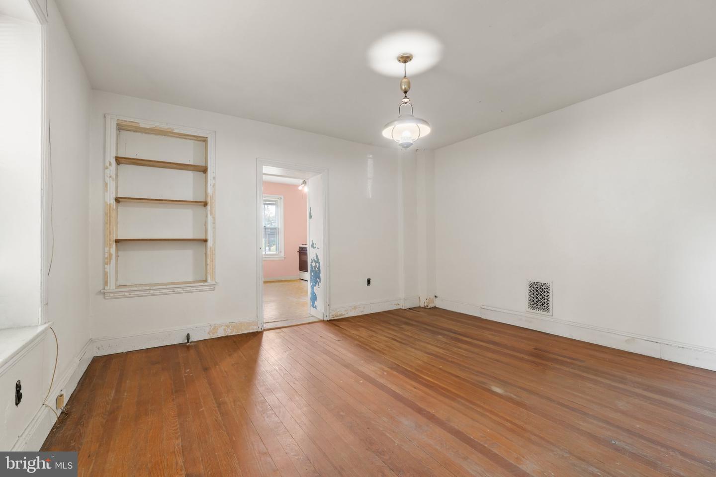 564 S Bethlehem Pike Property Photo 5