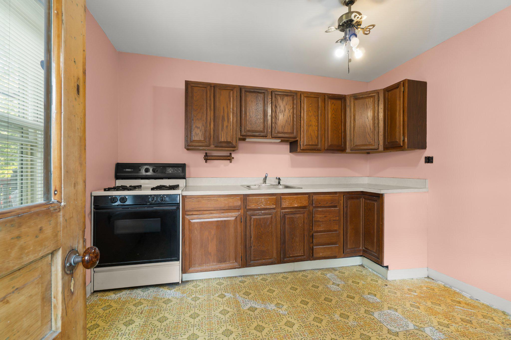 564 S Bethlehem Pike Property Photo 7