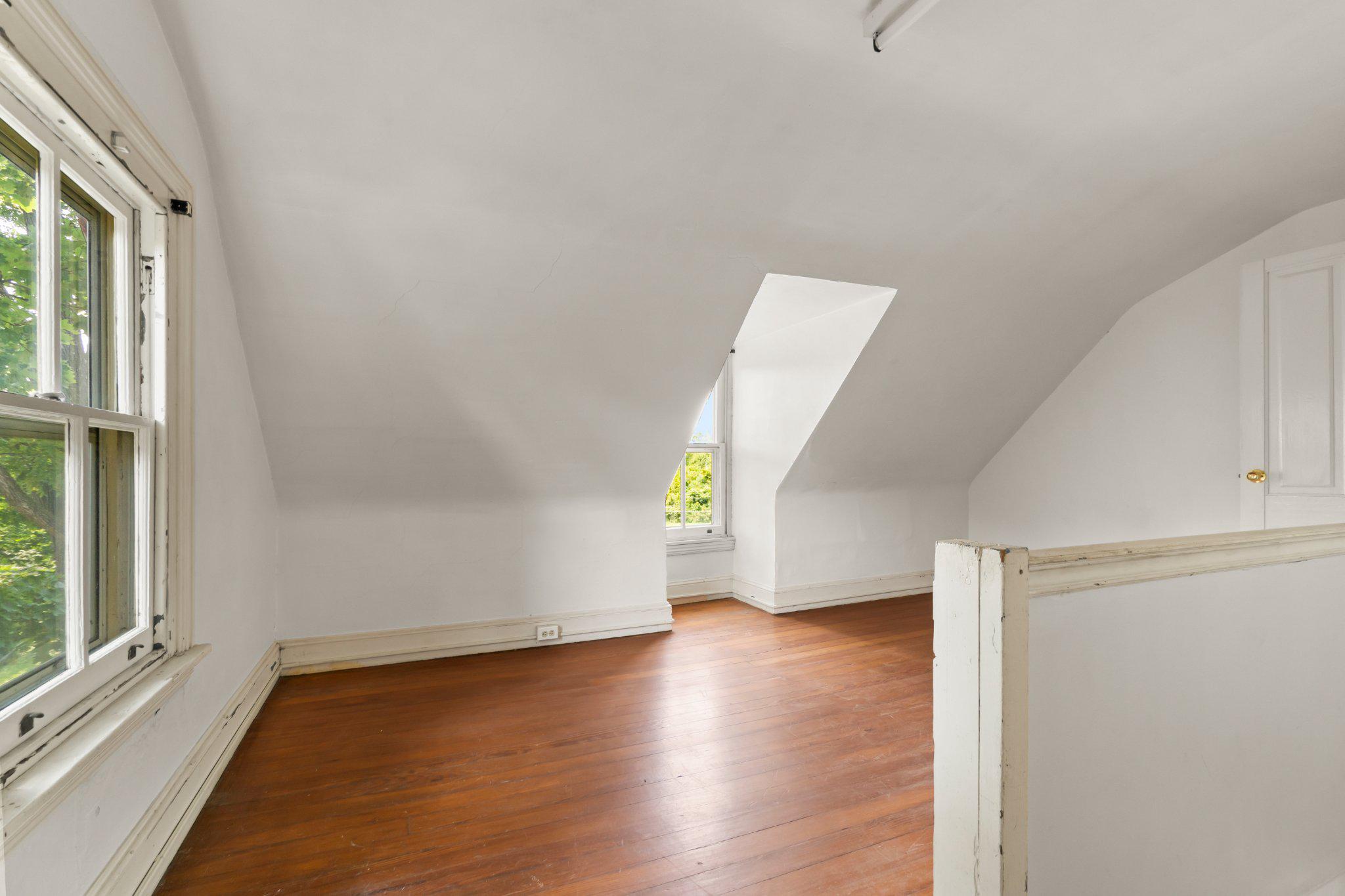 564 S Bethlehem Pike Property Photo 16