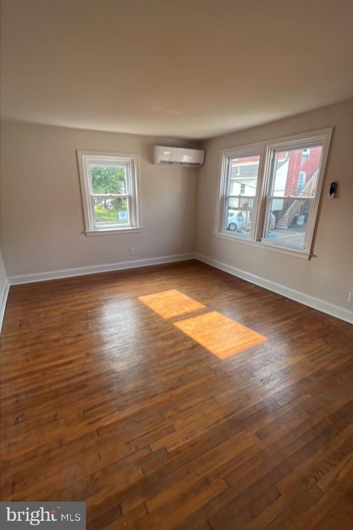 566 E High St #6 Property Photo 4