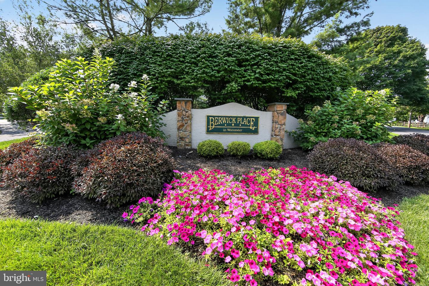 69 Bristol Ct Property Photo 1