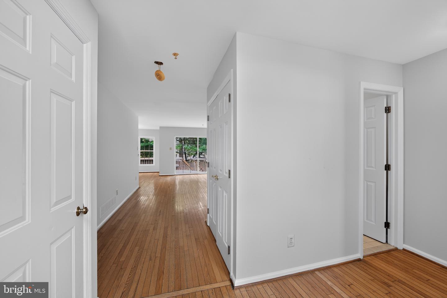 69 Bristol Ct Property Photo 5