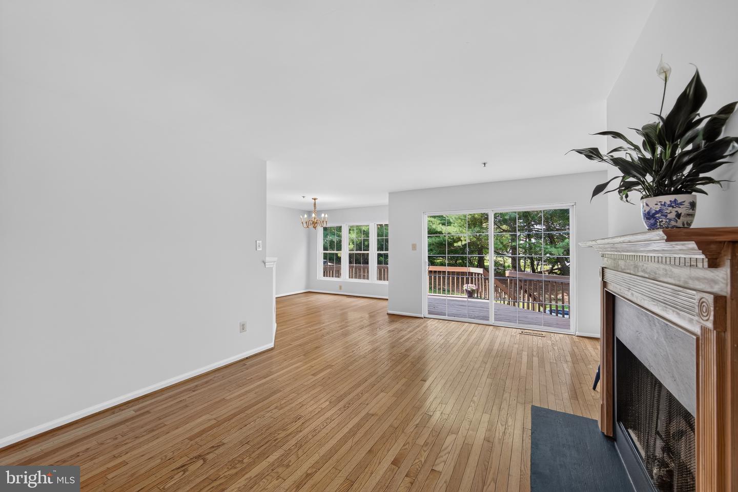 69 Bristol Ct Property Photo 6