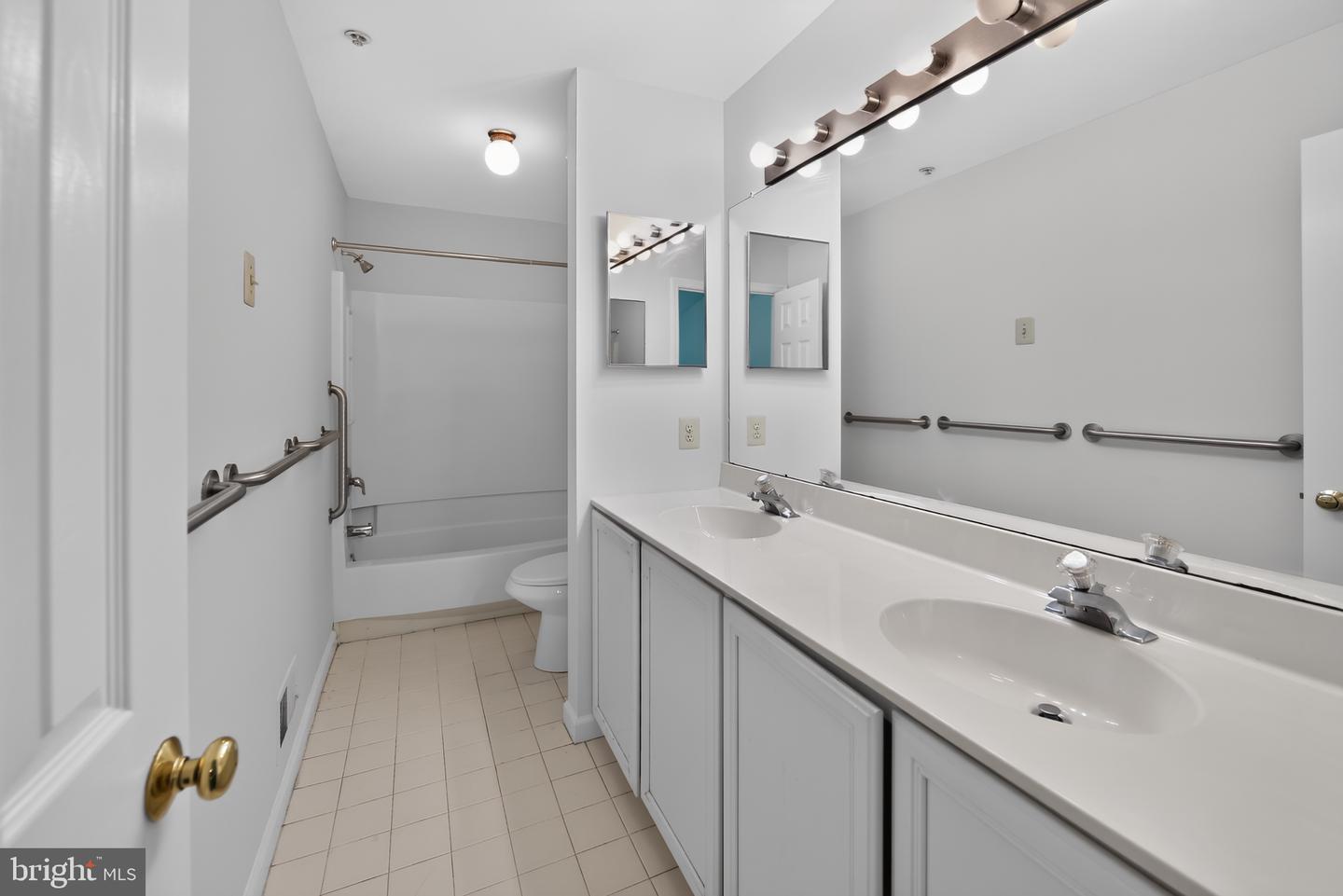69 Bristol Ct Property Photo 24